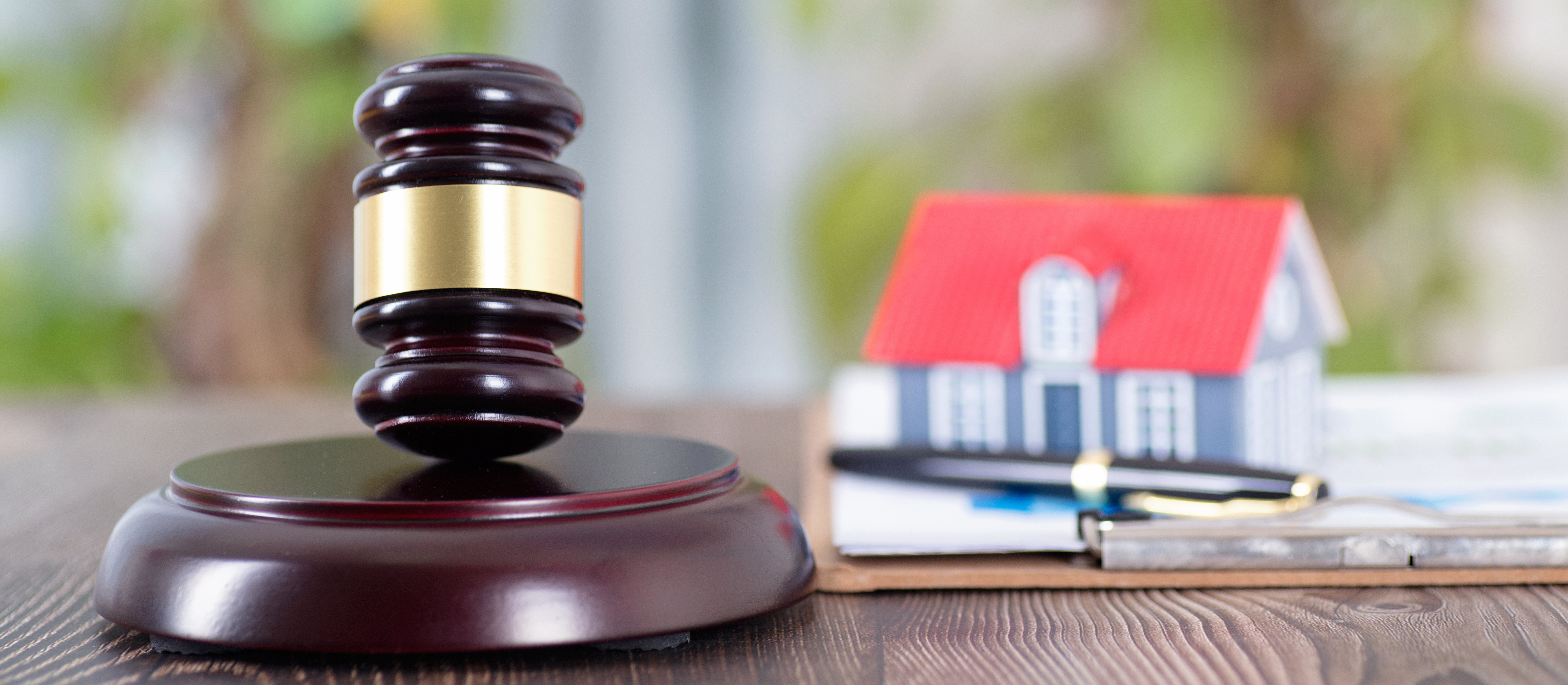 Kto dziedziczy, gdy nie ma dzieci ani małżonka? Kiedy spadek przechodzi na Skarb Państwa?