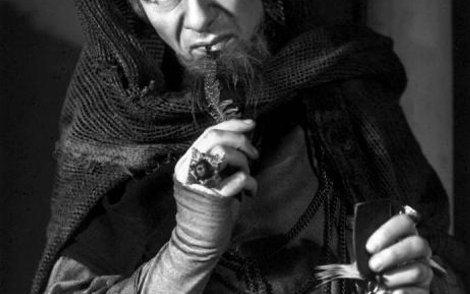 Sir John Gielgud jako Shylock, zatroskany i okrutny skąpiec