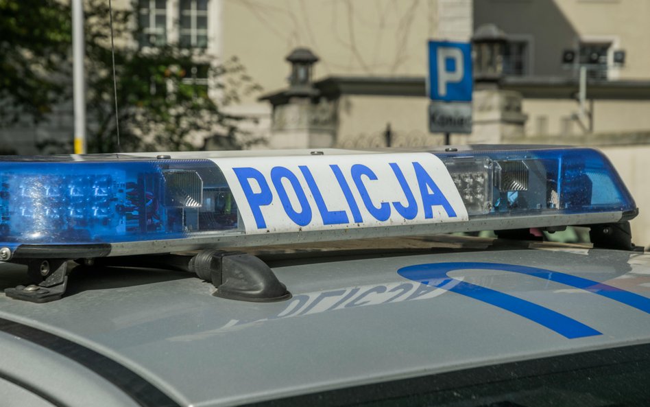 Proboszcz parafii zaatakował bezdomnego siekierą i podpalił go