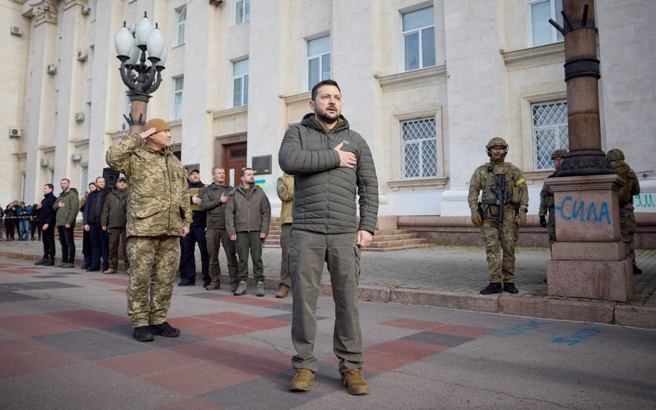 Wołodymyr Zełenski 14 listopada w Chersoniu. Pojawił się z niezapowiedzianą wizytą w wyzwolonym trzy