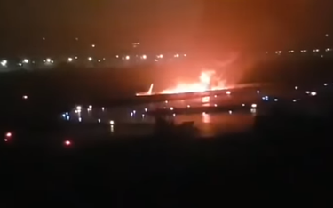 Wypadek na lotnisku w Soczi. Boeing stanął w ogniu
