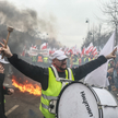 Rolnicy z całej Polski kontynuują protesty. Ich powodem jest m.in. niedawna decyzja Komisji Europejs