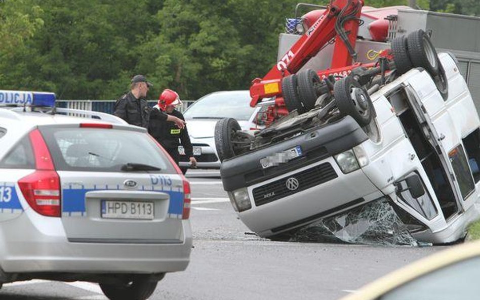 Nieuczciwi kierowcy płacą średnio 10 tys. zł