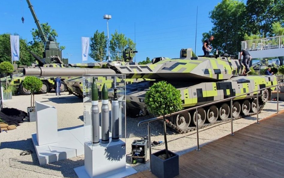 Czołg Rheinmetall KF51 Panther zaprezentowany na salonie Eurosatory 2022.