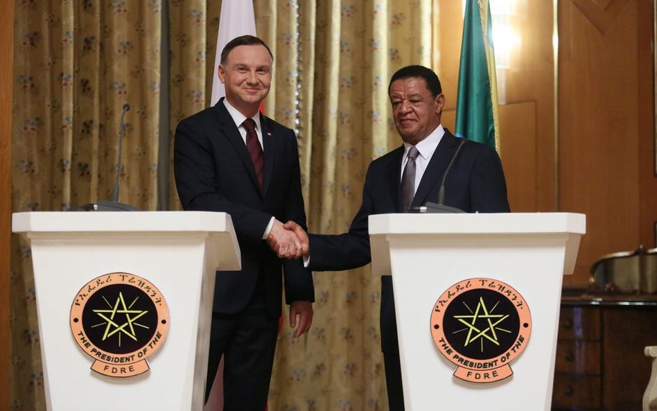 Prezydent RP Andrzej Duda(L) i prezydent Etiopii Mulatu Teshome Wirtu (P) podczas konferencji prasow