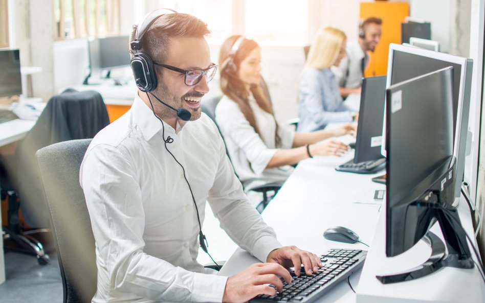 Wciskając widget telefonu, internauta  ma pewność,  że w ciągu  28 sekund oddzwoni  do niego ktoś  z
