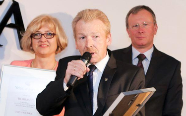 Bogusław Król, zwycięzca Rankingu Samorządów 2016 w kategorii gmin wiejskich (z mikrofonem w ręce)
