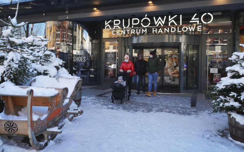 Rząd odmraża biznesy. Nieoficjalnie: sklepy – tak, hotele – nie