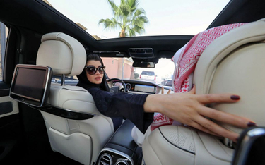 Arabia Saudyjska: Kobiety mogą jeździć za granicę bez zgody mężczyzn