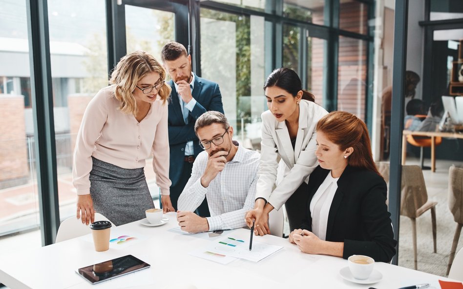 Osiąganie nowego celu to proces przejścia ze starego sposobu działania na nowy, który prowadzi do in