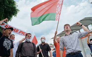 22 sierpnia Tomasz Jankowski (z przodu, po prawej), sekretarz generalny Zmiany i autor portalu Sputn