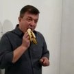 Banan Cattelana za 120 tys. dol. został zjedzony