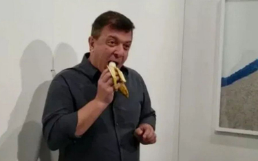 Banan Cattelana za 120 tys. dol. został zjedzony