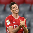 Lewandowski gra o brakujące trofeum