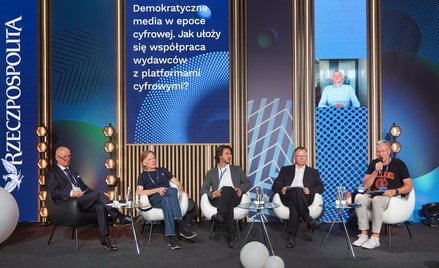 Uczestnicy debaty „Demokratyczne media w epoce cyfrowej. Jak ułoży się współpraca wydawców z platfor