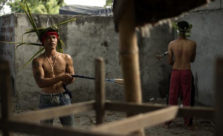 Wielki Piątek na Filipinach. Biczowanie i ukrzyżowanie