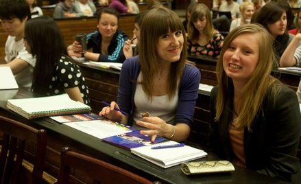 Zdolni absolwenci szukają pracy za granicą