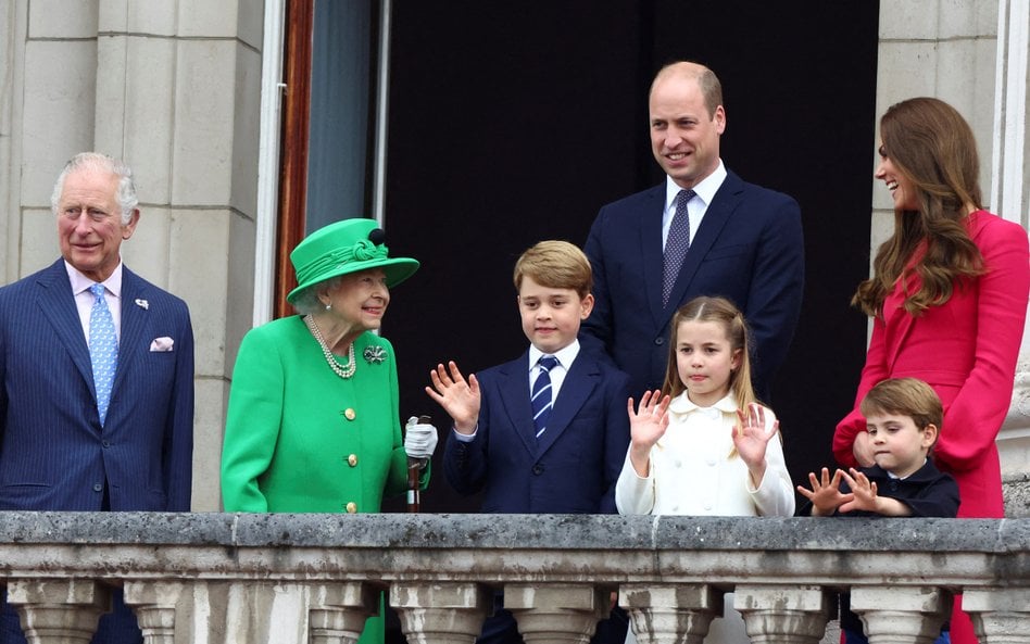 Poparcie dla brytyjskiej monarchii spada. Powodem rosnące koszty