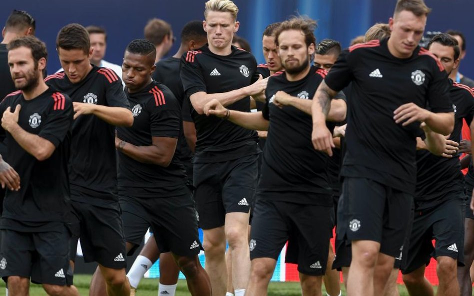 Rozgrzewka piłkarzy Manchesteru United