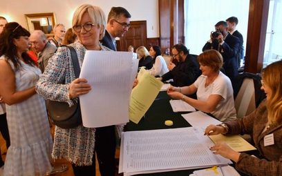 Prezes TK Julia Przyłębska w wyborach parlamentarych głosowała w ambasadzie Polski w Berlinie