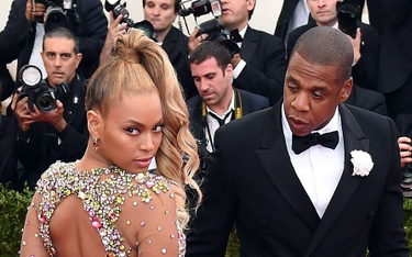 Właścicielem Tidala jest raper Jay-Z, który wraz z żoną, wokalistką Beyonce, dysponuje 1,2 mld dol. 