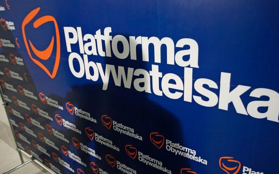 Sondaż: PiS goni Platformę Obywatelską