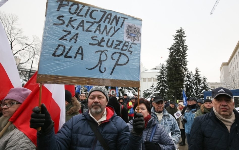 Joachim Brudziński: Opozycja ramię w ramię z byłymi SB-kami