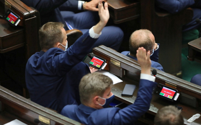 PiS przegrywa w Sejmie. Reasumpcja głosowania i zmiana decyzji Kukiz'15
