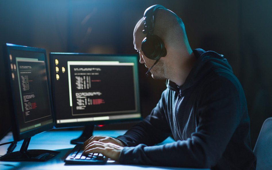 W I połowie 2022 r. liczba cyberataków na świecie zwiększyła się rok do roku o niemal połowę.