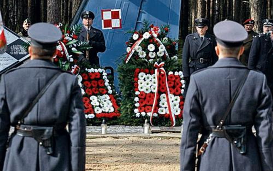 Rodziny zmarłych pod Mirosławcem chcą odszkodowań na podobnych zasadach, co bliscy ofiar katastrofy 