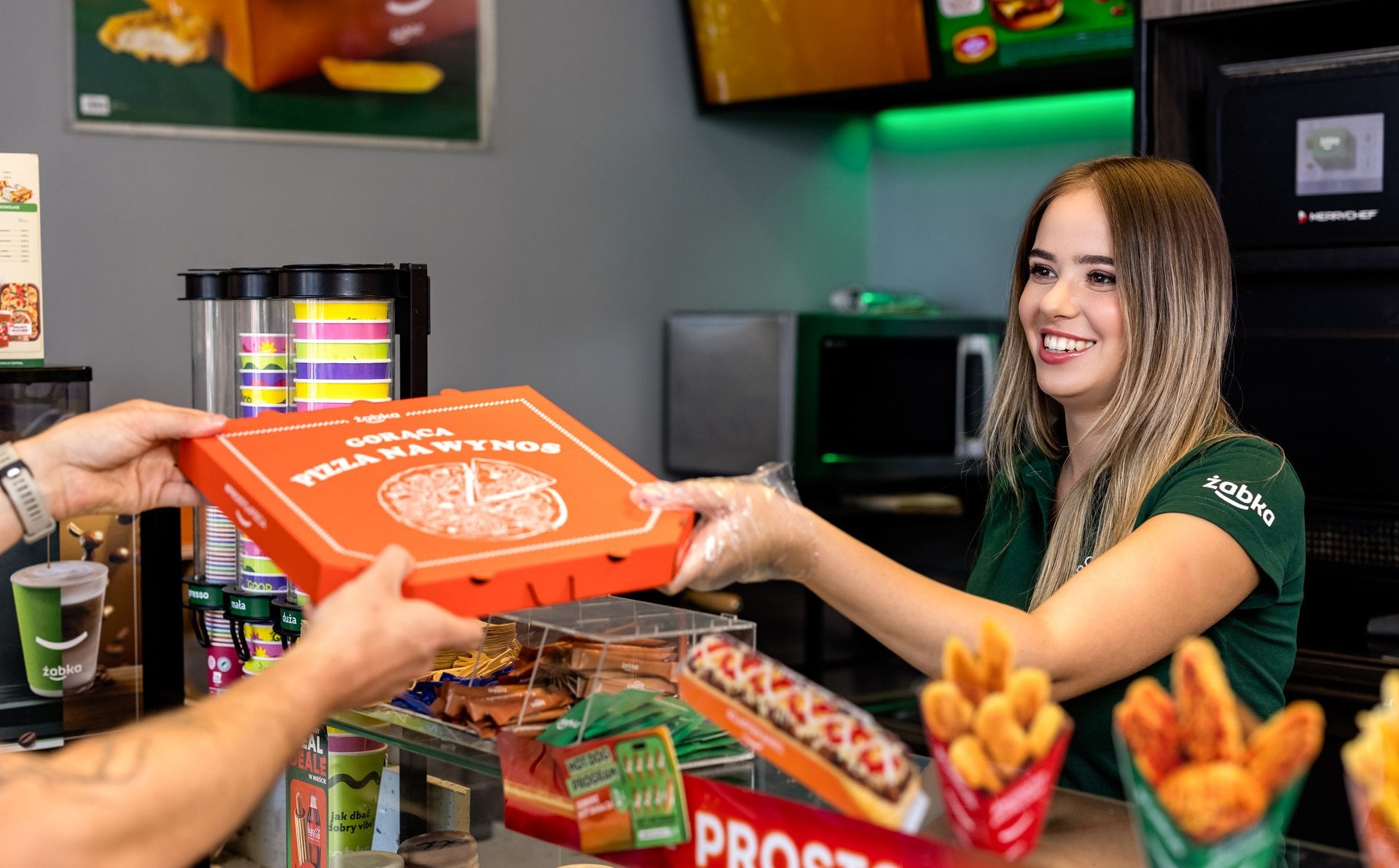 Właściciel Circle K przejmuje Żabkę. Wiemy jakie ma plany