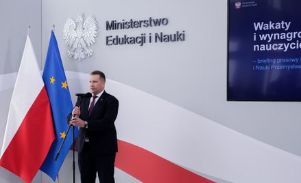 Minister Czarnek: nie ma tylu wakatów w szkołach, są podwyżki od września