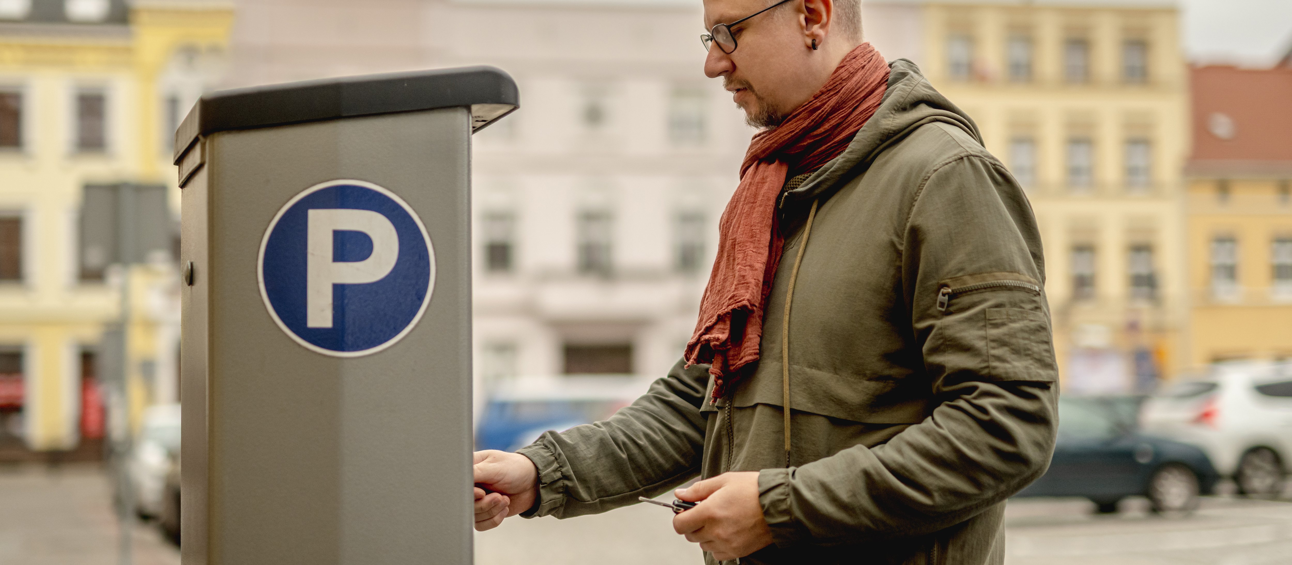 Sąd: za brak biletu parkingowego za szybą nie można karać dodatkową opłatą