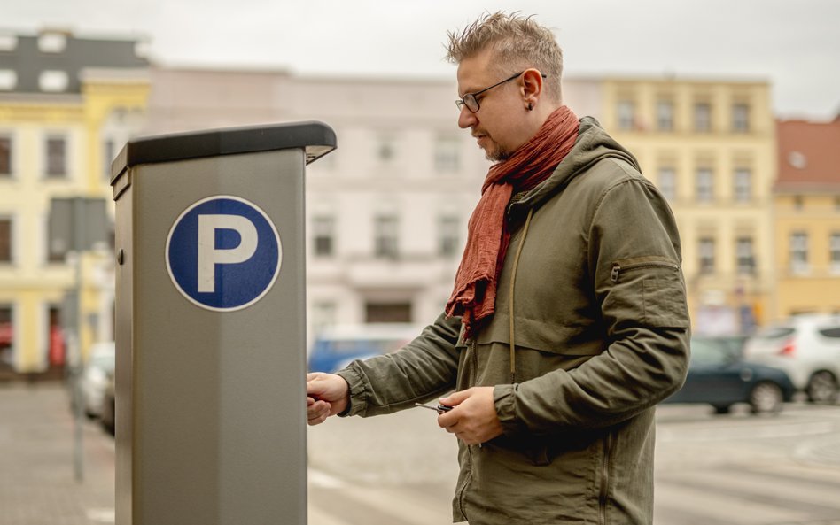 Przepisy regulaminu w sprawie opłat za parkowanie zaskarżyli rzecznik praw obywatelskich i prokurato