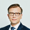 Mirosław Bendzera, prezes Famuru, informuje, że grupa chce zwiększać sprzedaż usług po dostarczeniu 