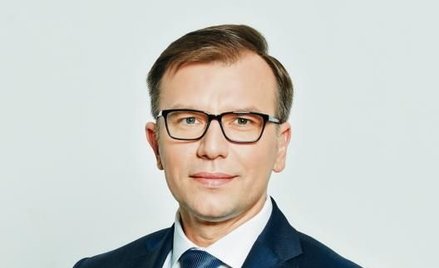 Mirosław Bendzera, prezes Famuru, informuje, że grupa chce zwiększać sprzedaż usług po dostarczeniu 