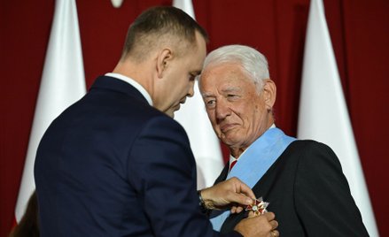 Karol Nawrocki wręcza Order Orła Białego działaczowi opozycji antykomunistycznej w PRL, członkowi Ko