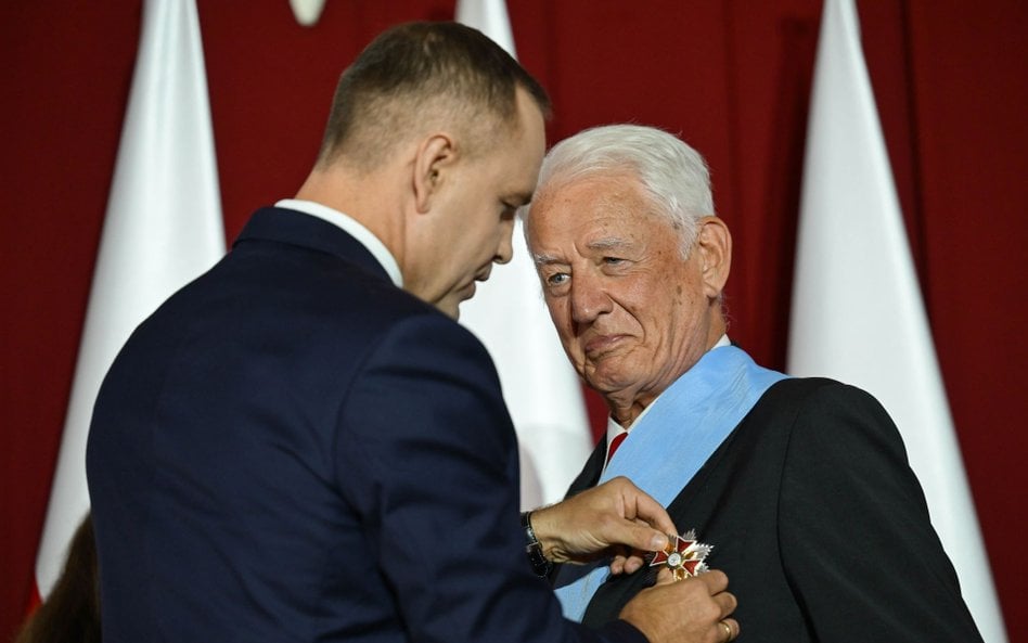 Karol Nawrocki wręcza Order Orła Białego działaczowi opozycji antykomunistycznej w PRL, członkowi Ko