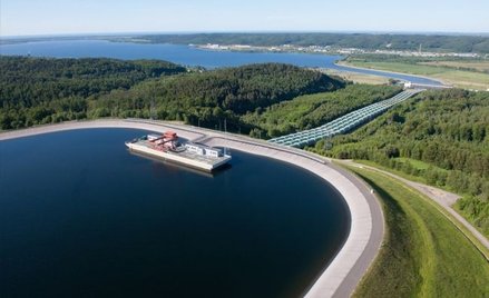 Elektrownia szczytowo-pompowa położona nad Jeziorem Żarnowieckim, w Czymanowie, woj. pomorskie.