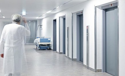 Dwie litery problemem szpitali