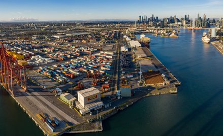 KE negocjuje z Australią warunki umowy o wolnym handlu. Transport drogą morską z Europy trwa nawet 8