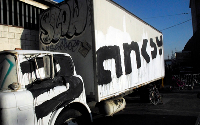 Banksy ruszył w trasę? Na Wyspach wysyp nowych, mocnych prac