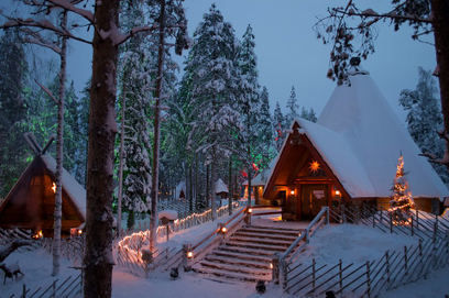 Tutejsza Santa Claus Village odkrywa przed podróżnikami świąteczne sekrety
