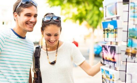 Podczas letniego wypoczynku w mniejszych miejscowościach warto mieć ze sobą gotówkę