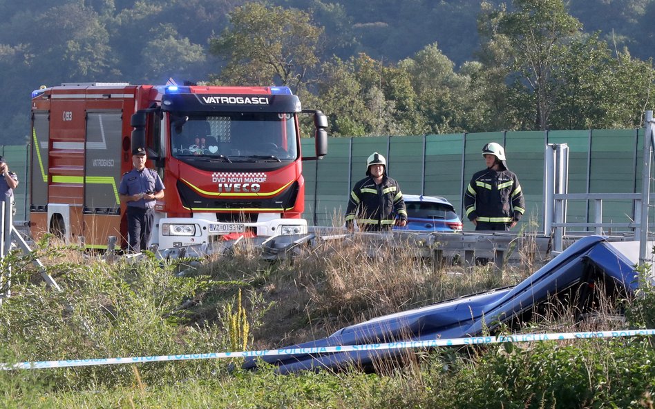 Wypadek autokaru pod Zagrzebiem wydarzył się ok. 5.40 rano w sobotę. Na miejscu zginęło 11 osób