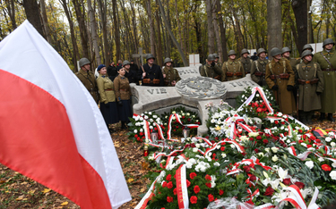 Uroczystości pogrzebowe obrońców Westerplatte na Cmentarzu Żołnierzy Wojska Polskiego na Westerplatt