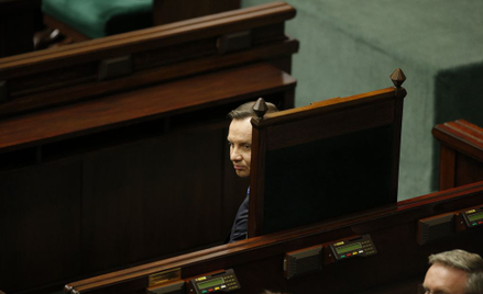 Bartkiewicz: Duda, Macierewicz, świeczka i ogarek