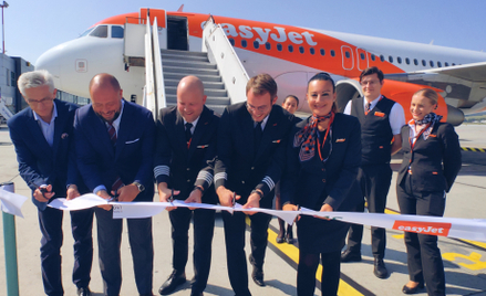 EasyJet ma nadzieję na trasie do z i do Amterdamu przewieźć 20 tysięcy klientów. W uroczystości prze