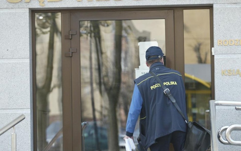 Poczta chce przejąć kontrakt sądowy