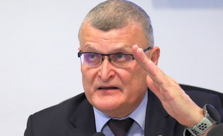Dr Grzesiowski: Konferencja Niedzielskiego i Czarnka wyglądała, jakby wrócili z innej planety